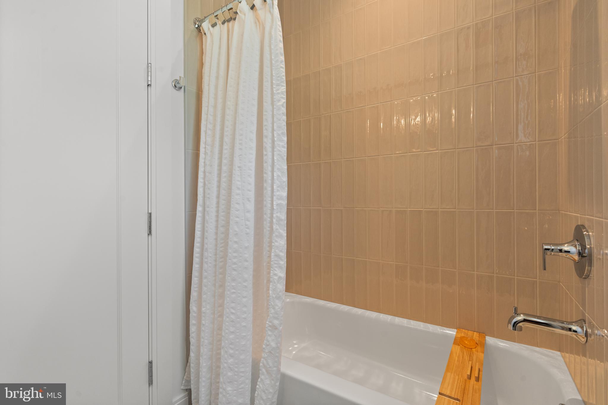 4806 Grantham Avenue Chevy Chase, MD 20815 - Photo 36 of 66