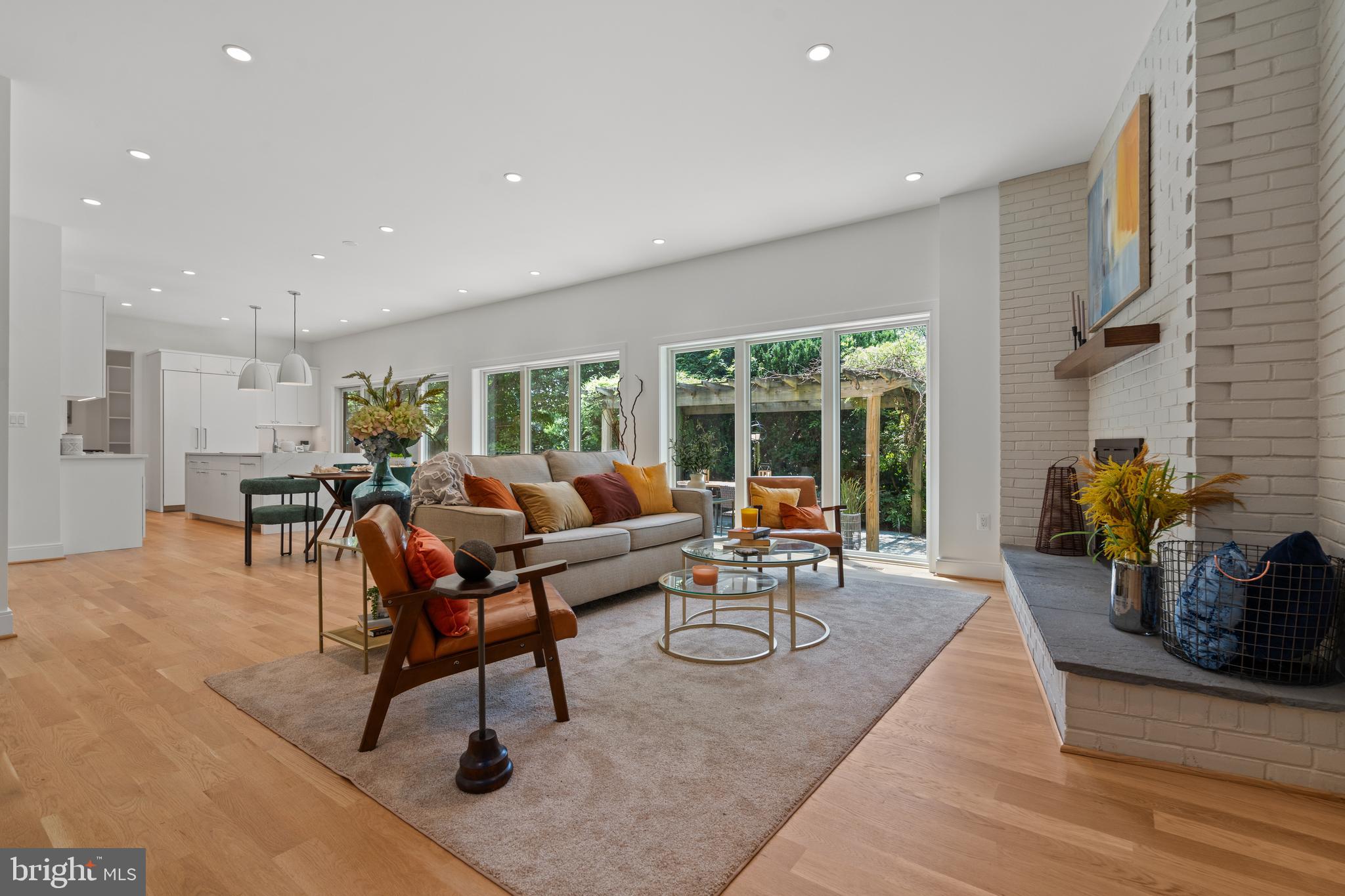 4806 Grantham Avenue Chevy Chase, MD 20815 - Photo 9 of 66