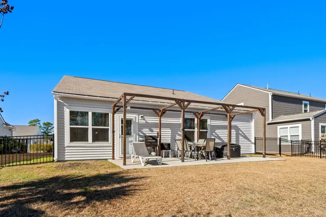 $330,000 | 877 Wild Leaf Loop, Conway, SC 29526
