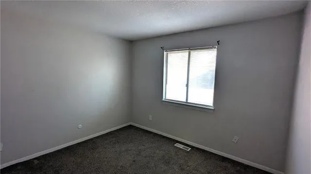 $175,000 | 13952 Falkirk Circle, Grandview, MO 64030