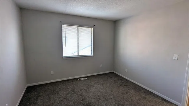 $175,000 | 13952 Falkirk Circle, Grandview, MO 64030