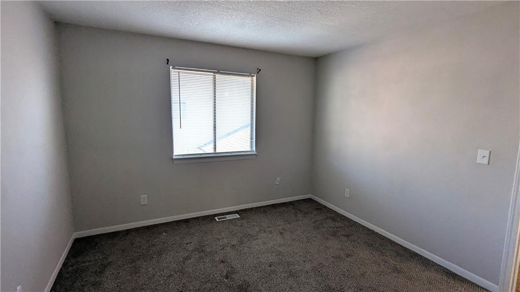 13952 Falkirk Circle Grandview, MO 64030 - Photo 20 of 40