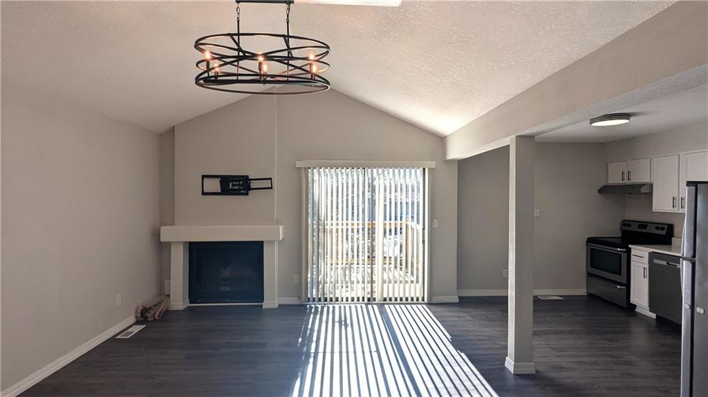 13952 Falkirk Circle Grandview, MO 64030 - Photo 8 of 40