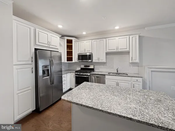 $410,000 | 23286 Southdown Manor Terrace, Unit 108, Ashburn, VA 20148