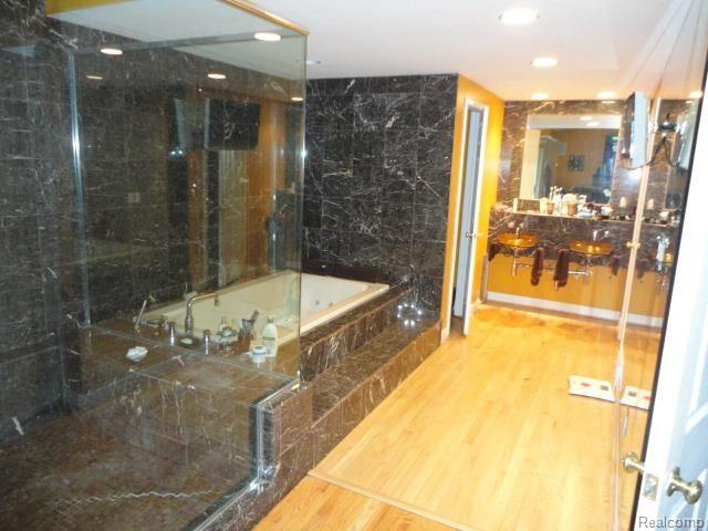 21360 Andover Road Southfield, MI 48076 - Photo 18 of 23 DSC03643.jpg
