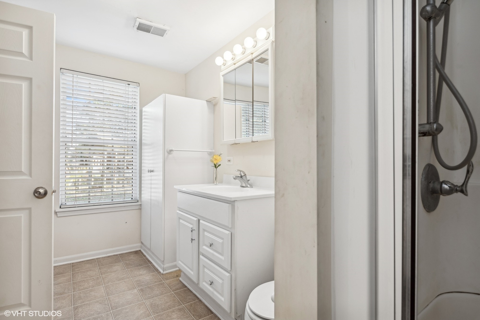 565 Surrey Ridge Drive Cary, IL 60013 - Photo 14 of 30