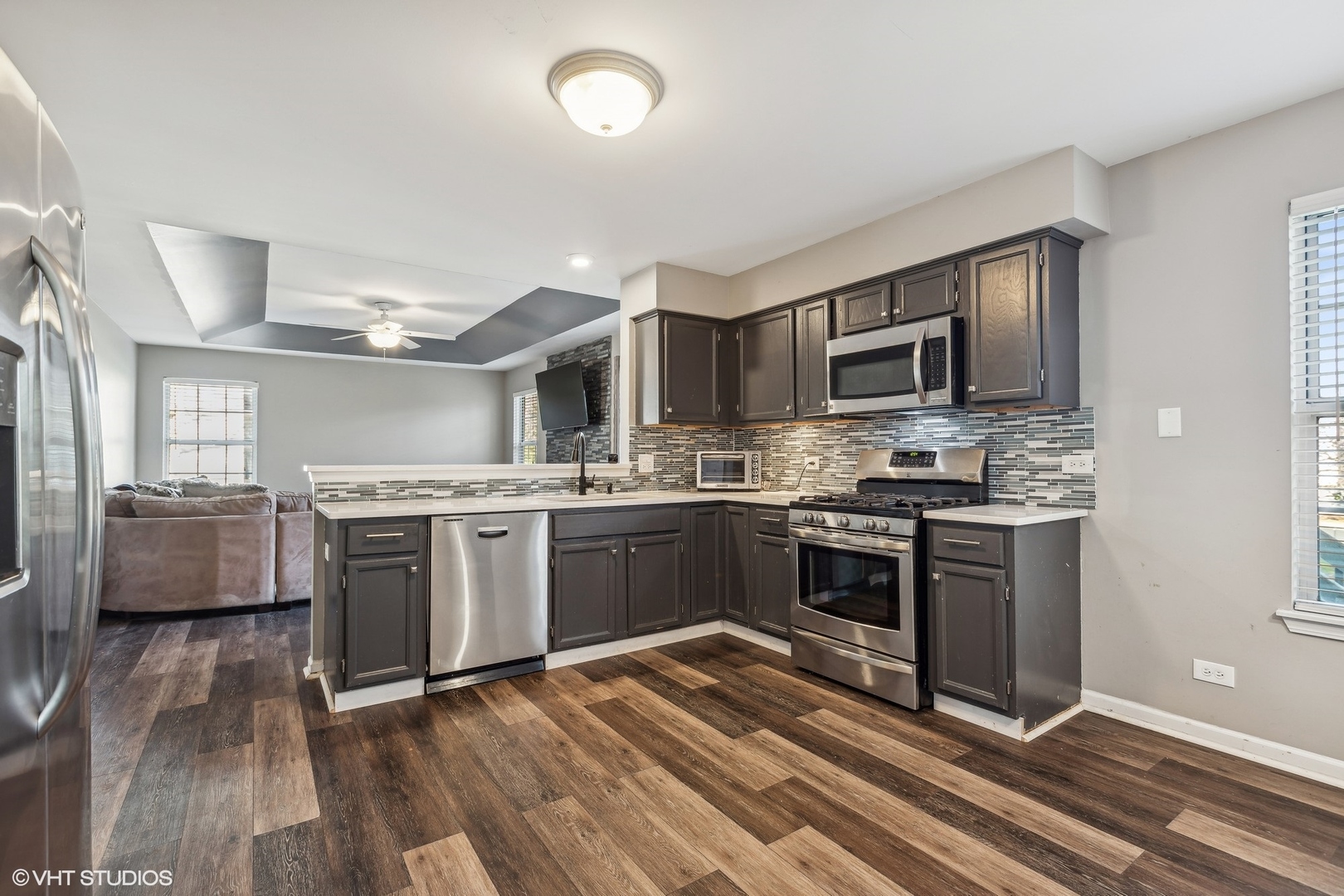 565 Surrey Ridge Drive Cary, IL 60013 - Photo 4 of 30