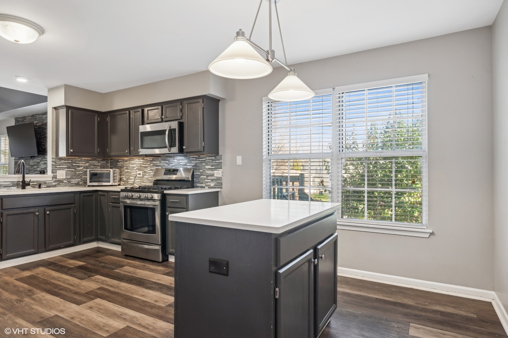 565 Surrey Ridge Drive Cary, IL 60013 - Photo 6 of 30