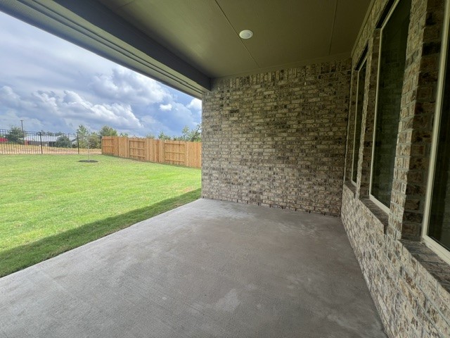 17771 Misty Brk Lane Conroe, TX 77302 - Photo 39 of 48 a view of a back yard