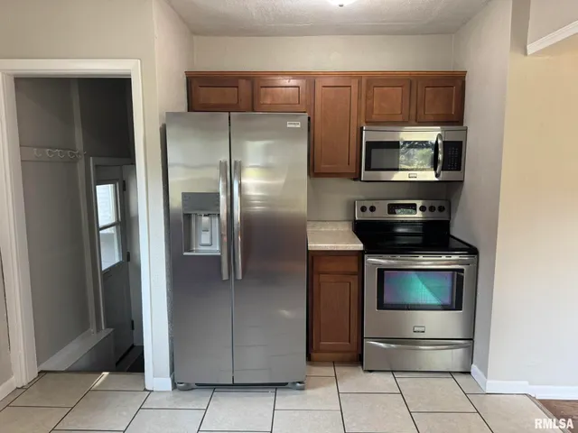 $1,100 | 2826 West 47th Street, Davenport, IA 52806