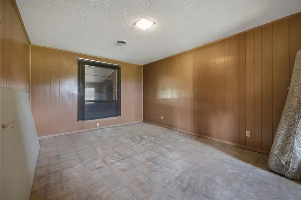 $975,000 | 9830 County Road 4028, Kemp, TX 75143