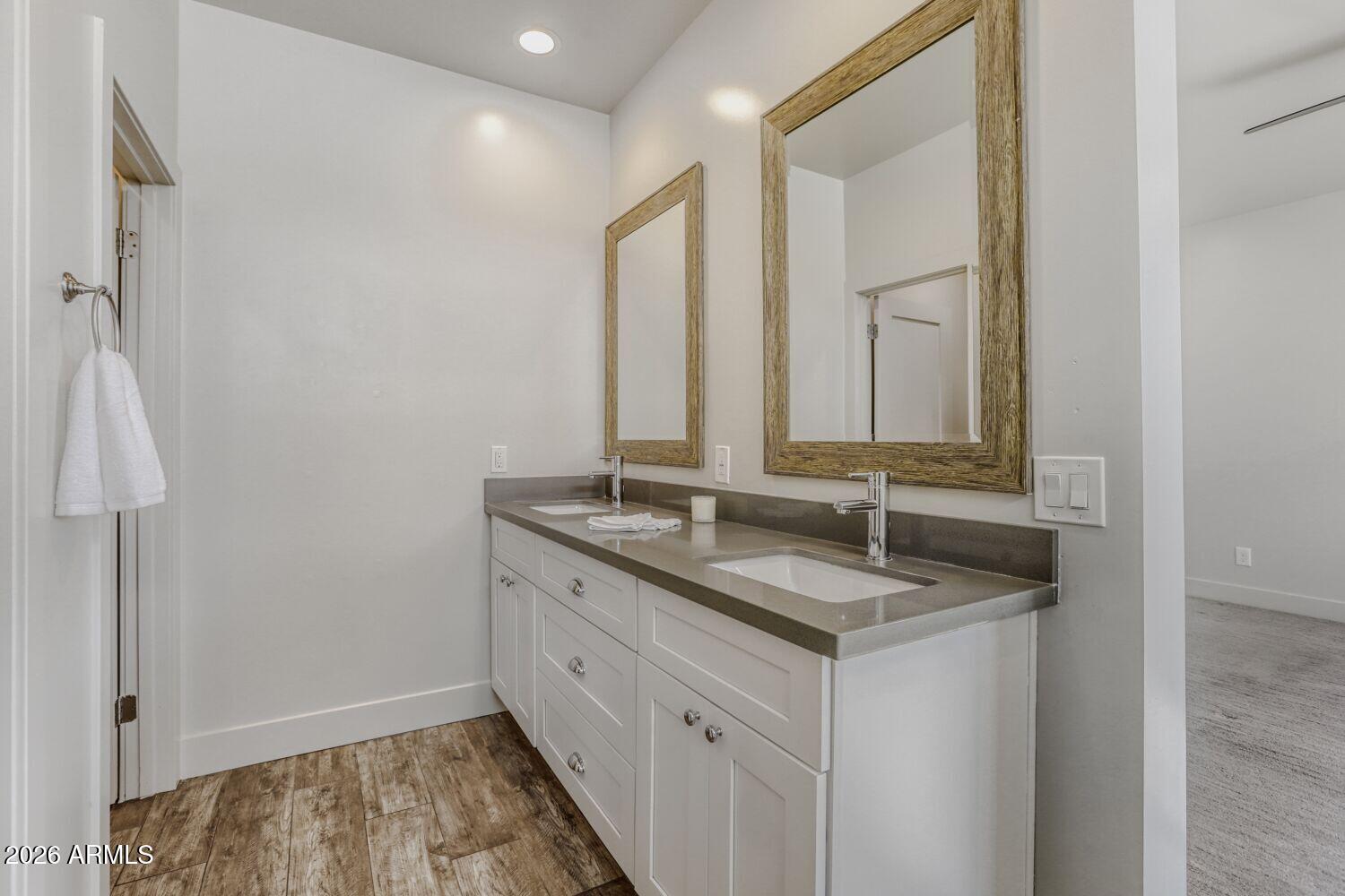 1005 East Weldon Avenue Phoenix, AZ 85014 - Photo 15 of 33 Double Vanity in the Primary Bathroom