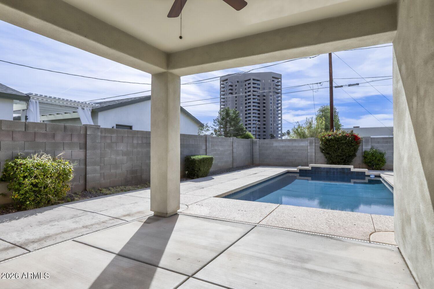 1005 East Weldon Avenue Phoenix, AZ 85014 - Photo 29 of 33 Covered Patio