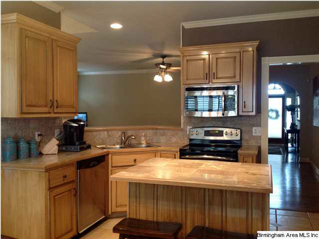 608 Ridgewood Drive Birmingham, AL 35226 - Photo 6 of 32