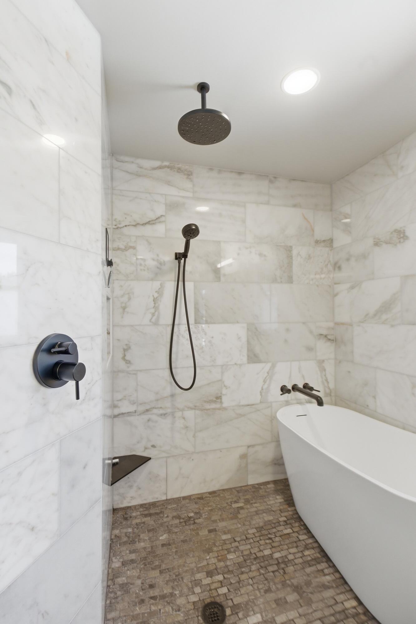 2938 Montavesta Road Lexington, KY 40502 - Photo 25 of 56 Primary bathroom