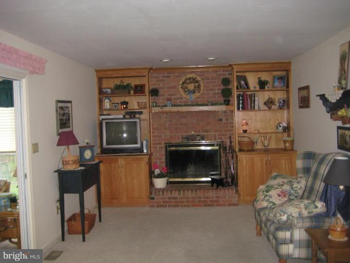 3122 Peverly Run Road Abingdon, MD 21009 - Photo 6 of 14 Family Room
