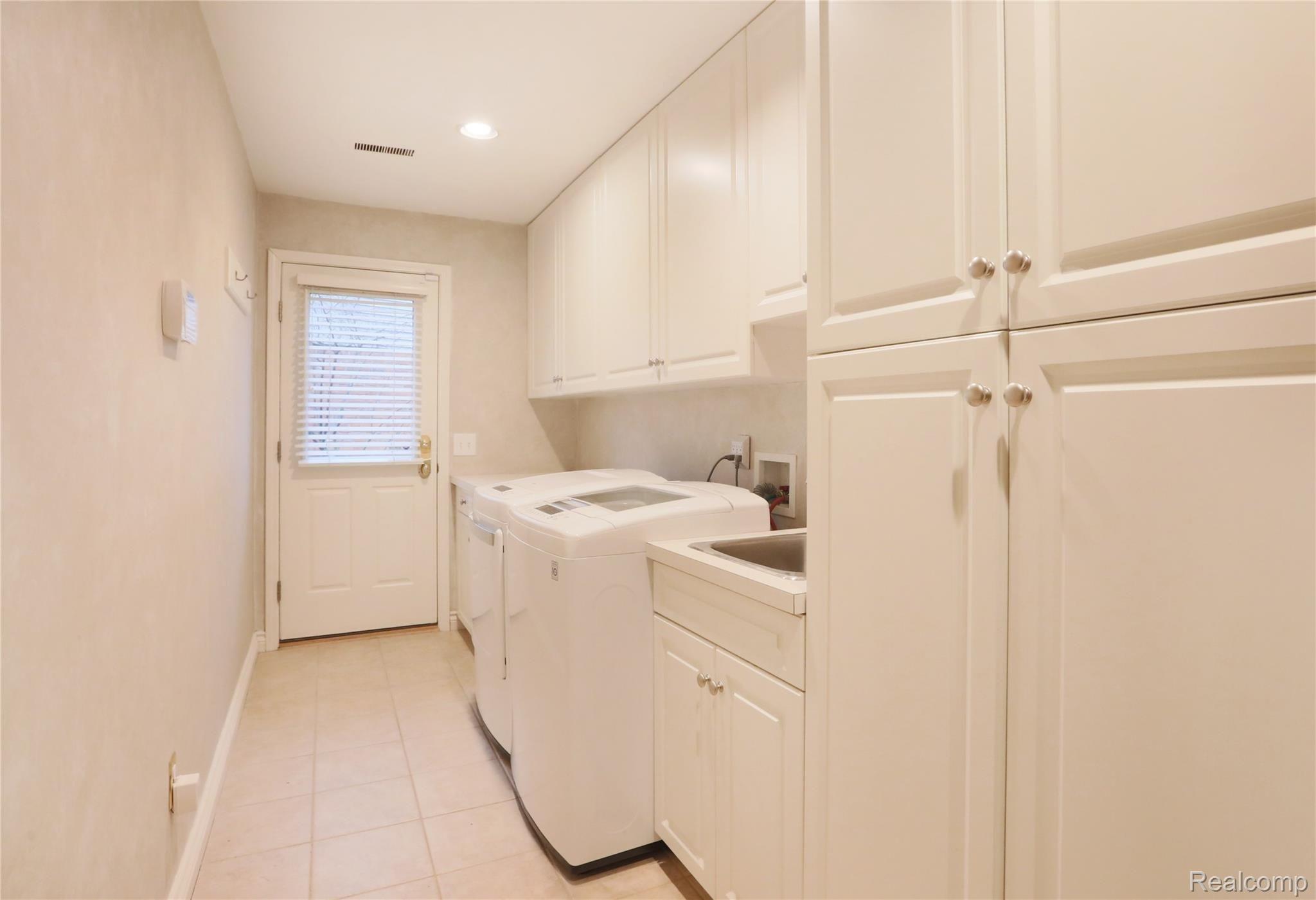 1138 Valley Stream Court Rochester, MI 48309 - Photo 27 of 31 0I0A9617.jpeg