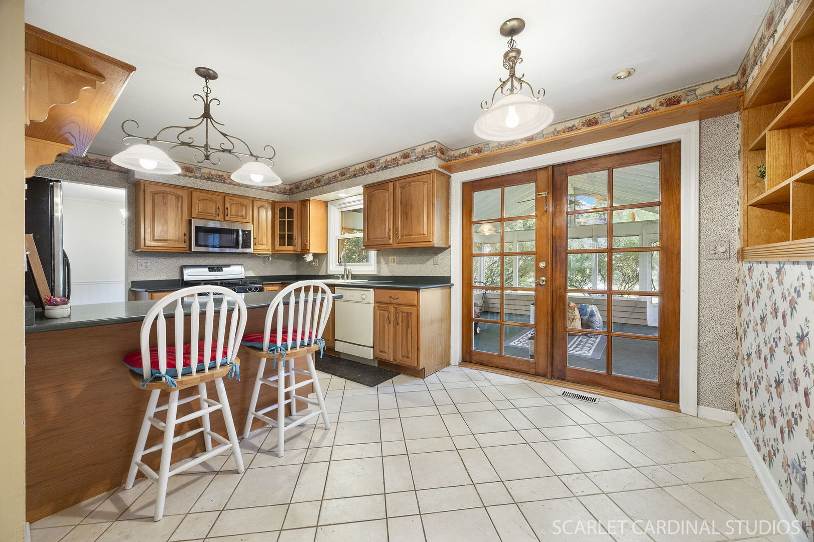 2044 Templar Drive Naperville, IL 60565 - Photo 8 of 28 a view of kitchen with seating space