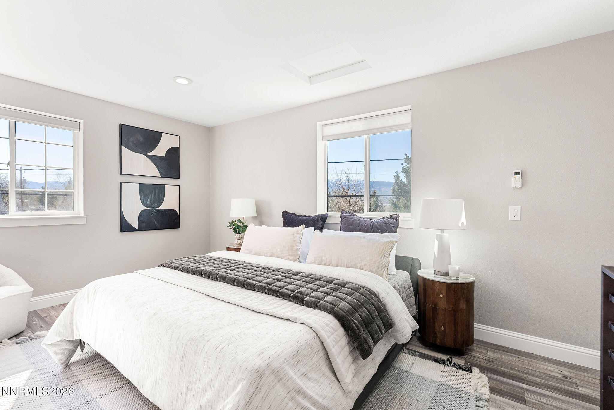 14675 Chamy Drive Reno, NV 89521 - Photo 36 of 86 a bedroom with a large bed and a window