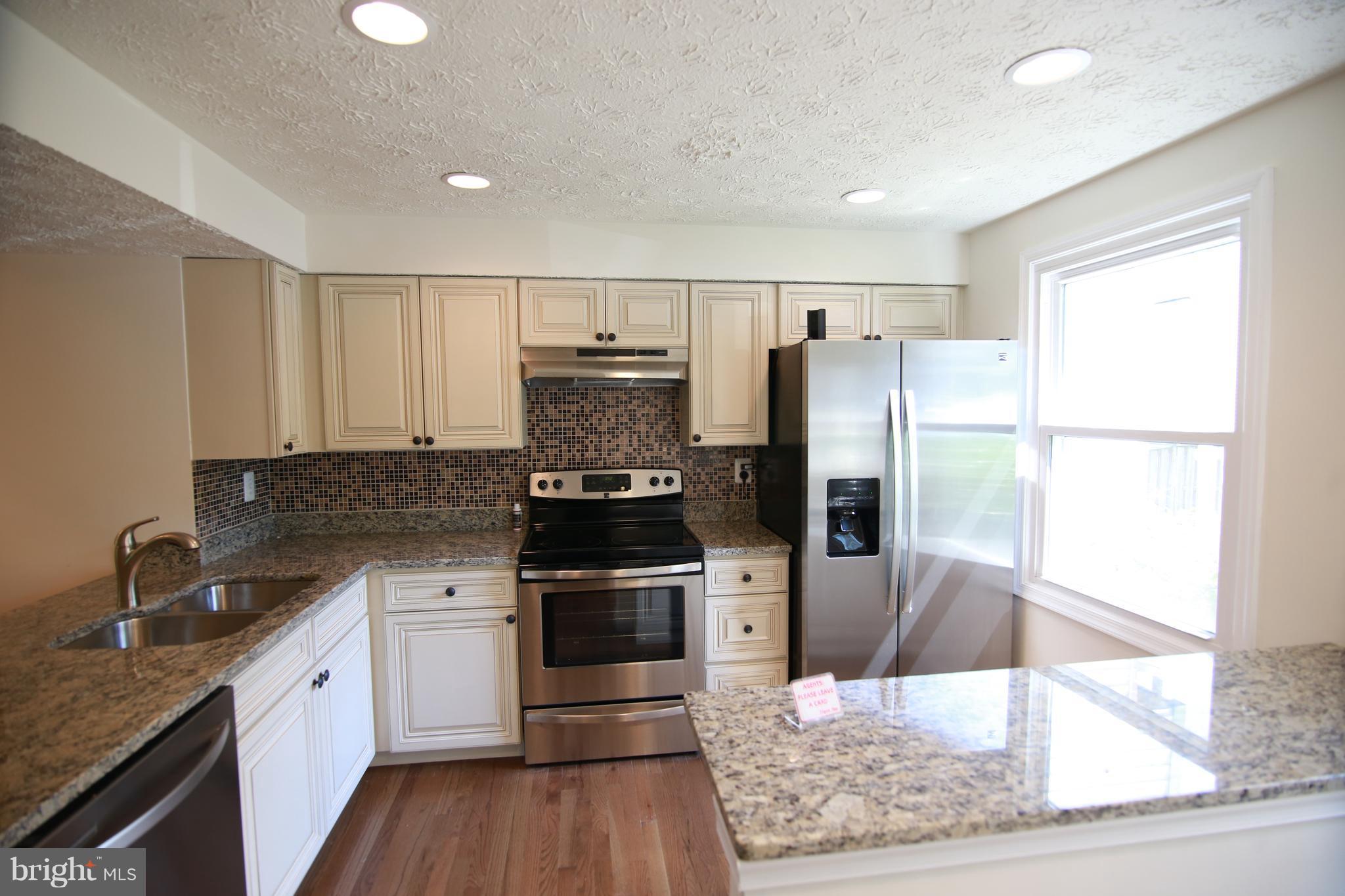 8070 Grandview Court Springfield, VA 22153 - Photo 5 of 24 Kitchen