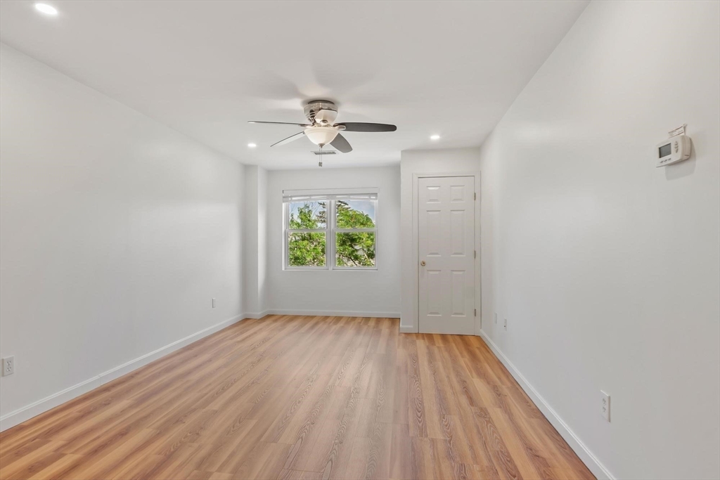 75 Walnut Street, Unit 302 Peabody, MA 01960 - Photo 12 of 31