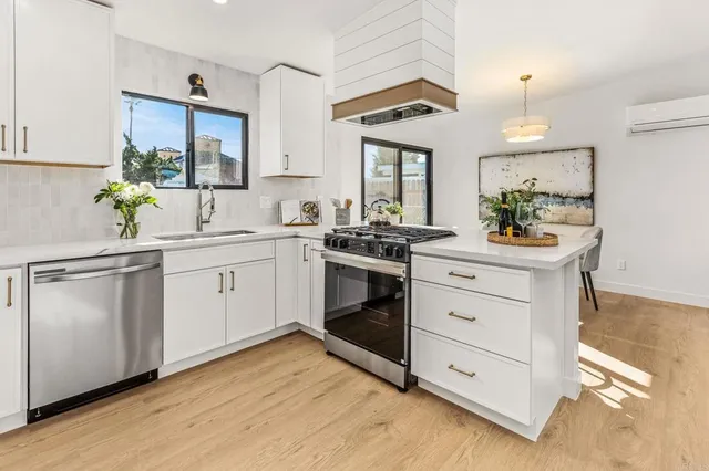 $999,000 | 4725 Conrad Avenue, San Diego, CA 92117