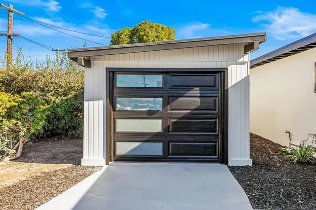 $999,000 | 4725 Conrad Avenue, San Diego, CA 92117