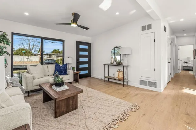 $999,000 | 4725 Conrad Avenue, San Diego, CA 92117