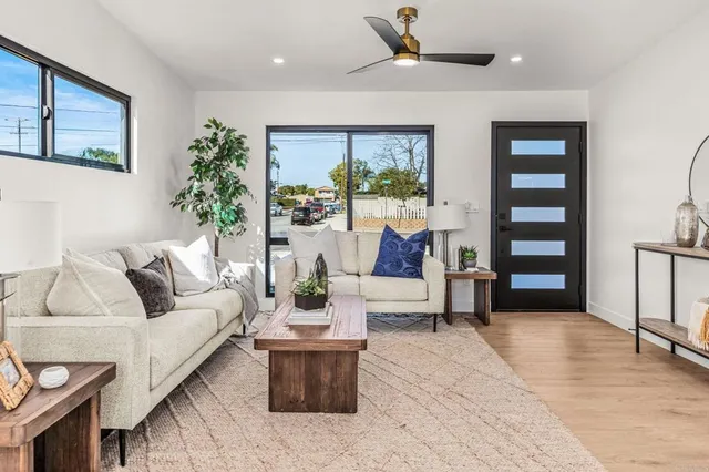 $999,000 | 4725 Conrad Avenue, San Diego, CA 92117