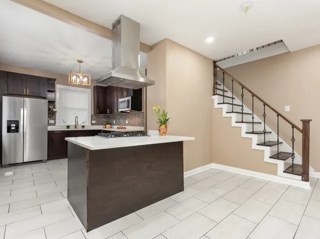 $2,800 | 7634 South May Street, Chicago, IL 60620