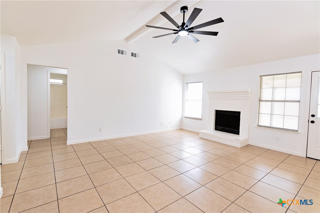 809 Steven Street Troy, TX 76579 - Photo 6 of 35