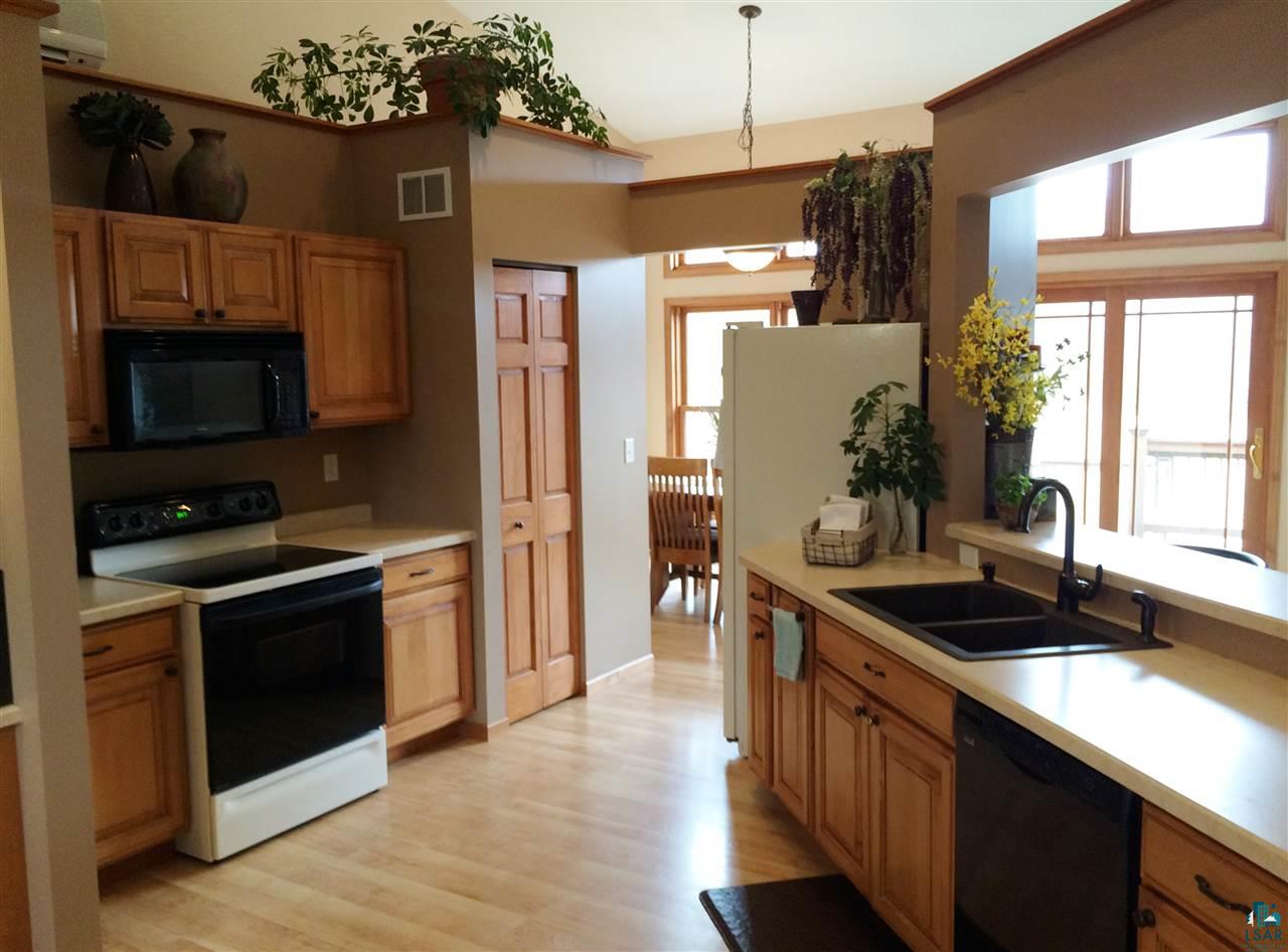 4508 Vermilion Road Duluth, MN 55803 - Photo 8 of 24 Large Kitchen
