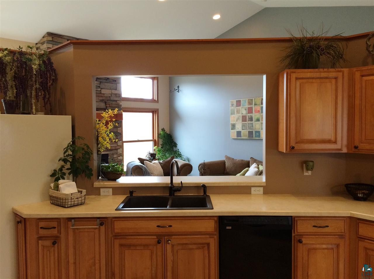 4508 Vermilion Road Duluth, MN 55803 - Photo 9 of 24 Kitchen
