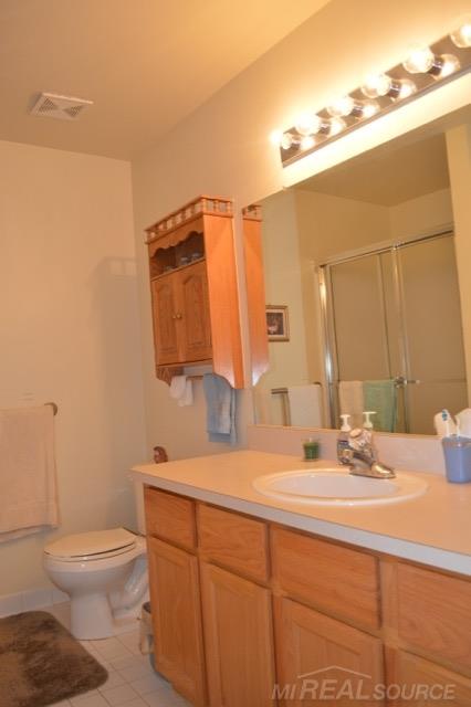 16793 Country Ridge Lane, Unit 98 Macomb, MI 48044 - Photo 14 of 18