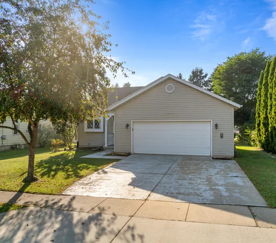 $369,900 | 933 Freeman Street, Genoa City, WI 53128