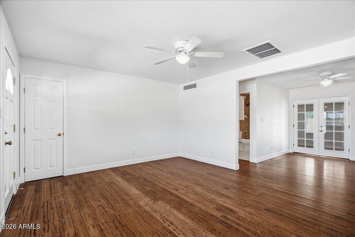 1019 West 10th Street Tempe, AZ 85281 - Photo 3 of 35 Living room