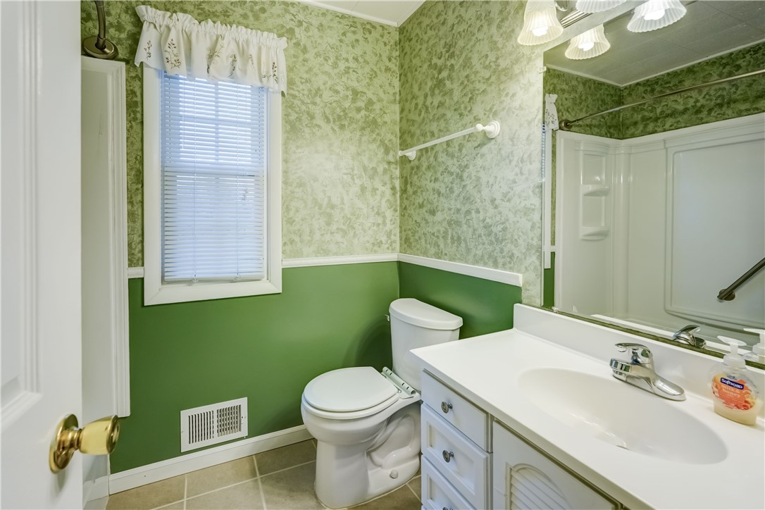 94 Tomahawk Trail Henrietta, NY 14467 - Photo 17 of 36