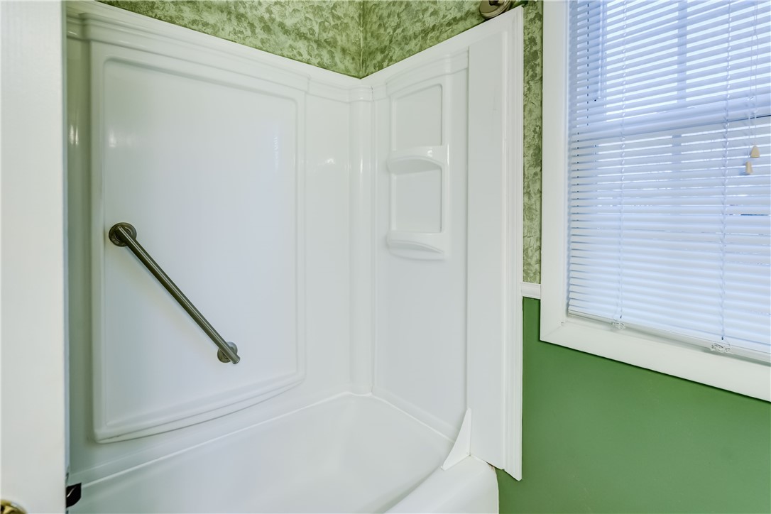 94 Tomahawk Trail Henrietta, NY 14467 - Photo 18 of 36