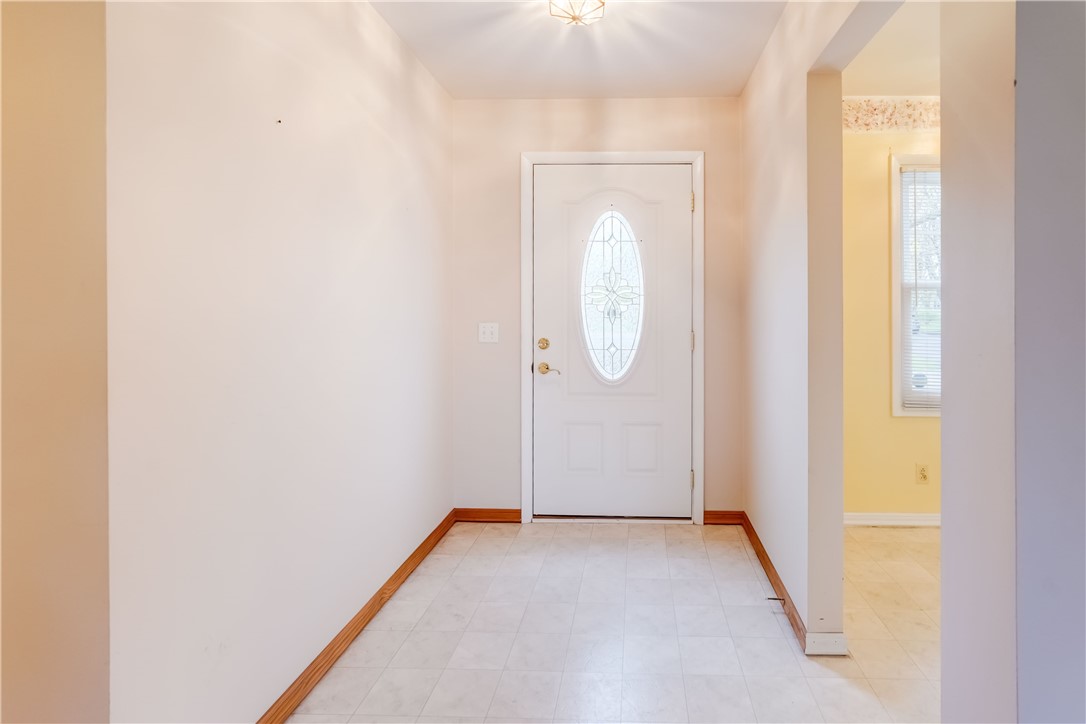 94 Tomahawk Trail Henrietta, NY 14467 - Photo 5 of 36