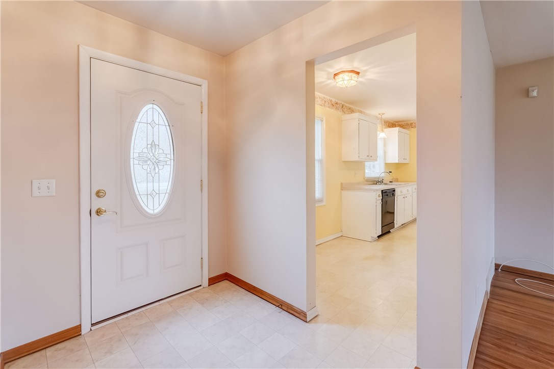 94 Tomahawk Trail Henrietta, NY 14467 - Photo 6 of 36