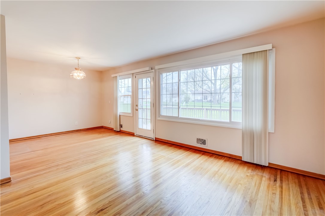 94 Tomahawk Trail Henrietta, NY 14467 - Photo 8 of 36