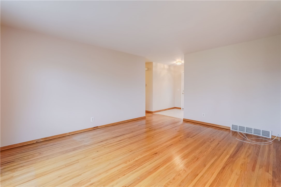 94 Tomahawk Trail Henrietta, NY 14467 - Photo 10 of 36