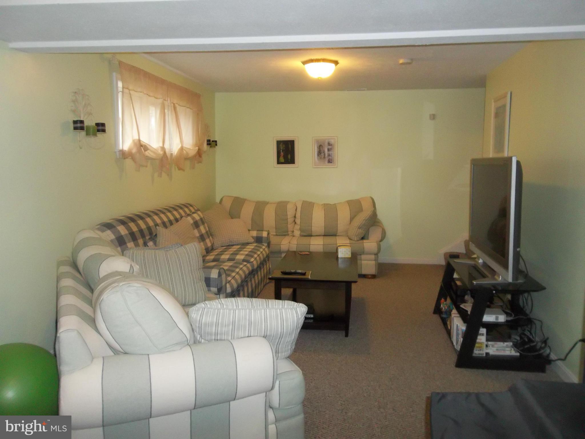 190 Hickory Road Front Royal, VA 22630 - Photo 25 of 27 Family Room