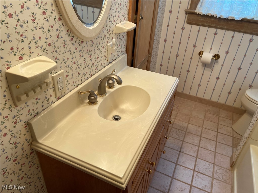752 Chalker Street Akron, OH 44310 - Photo 23 of 34 Solid surface vanity