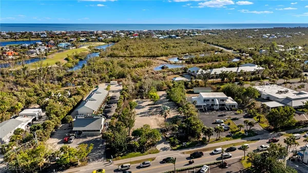 $2,950,000 | 1625 Periwinkle Way, Sanibel, FL 33957