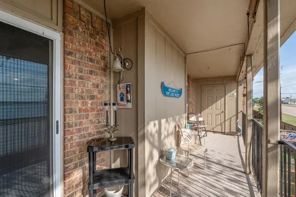 $140,000 | 849 Gun Barrel Lane, Unit G7, Gun Barrel City, TX 75156