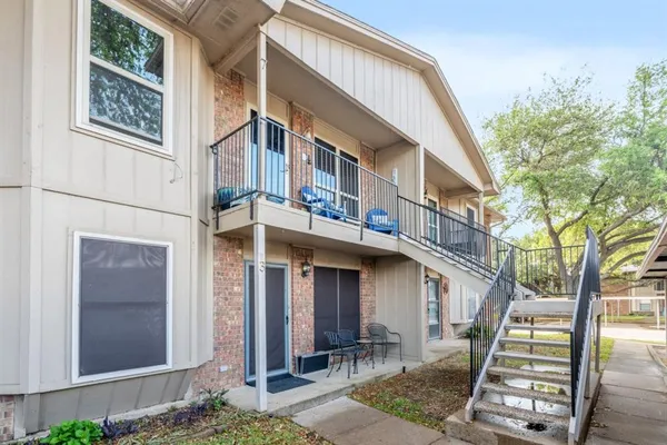 $140,000 | 849 Gun Barrel Lane, Unit G7, Gun Barrel City, TX 75156