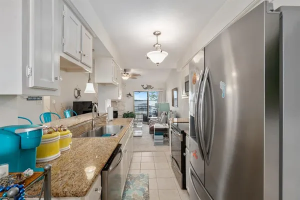 $140,000 | 849 Gun Barrel Lane, Unit G7, Gun Barrel City, TX 75156