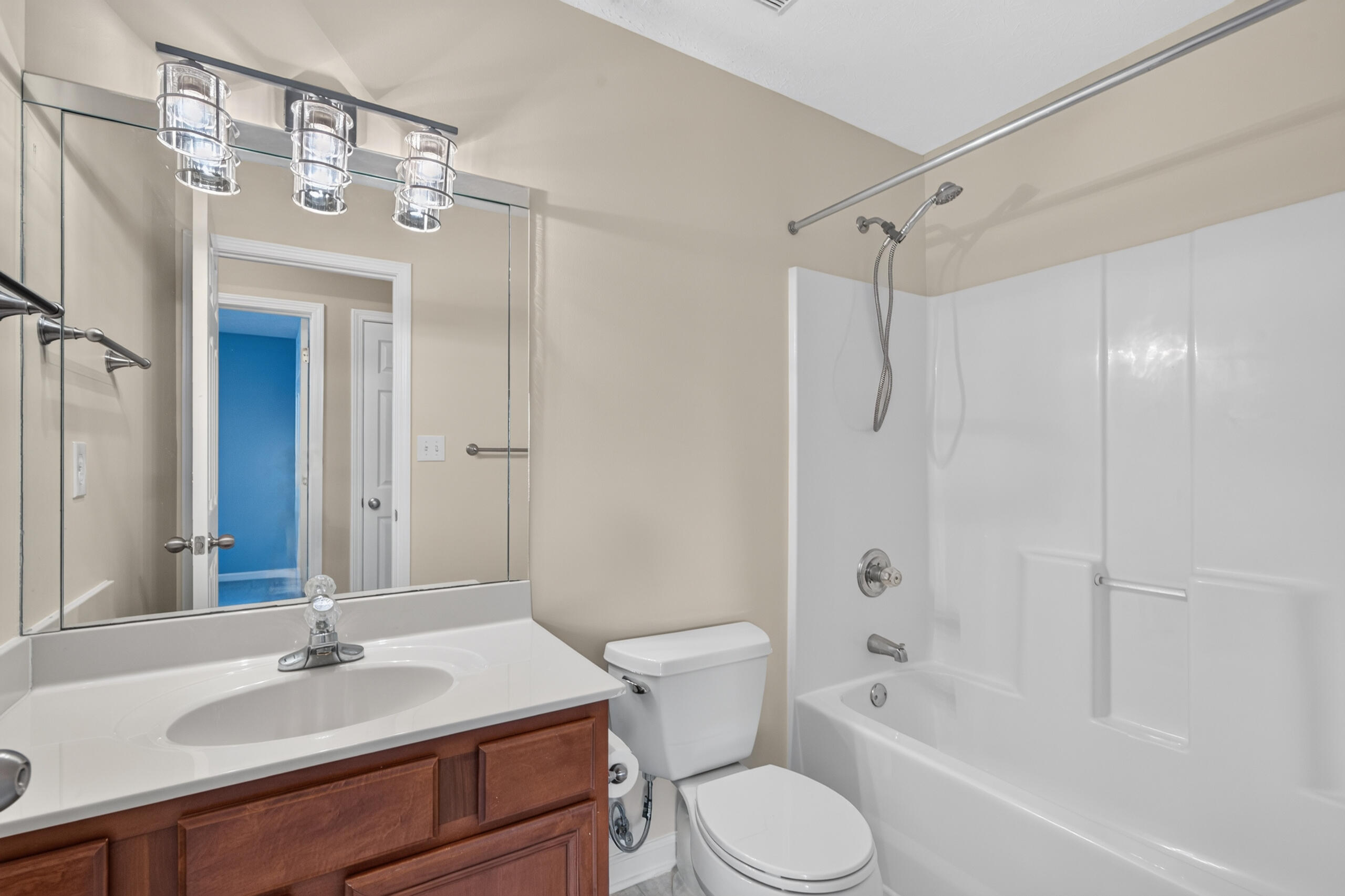 2193 Shaker Run Road Lexington, KY 40509 - Photo 28 of 34 hallway bath