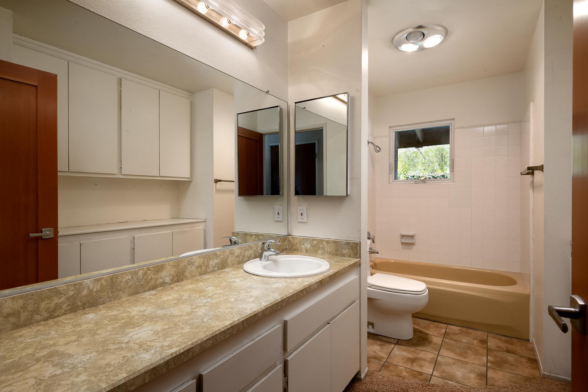 2040 Las Canoas Ridge Way Santa Barbara, CA 93105 - Photo 17 of 57 Bathroom 2
